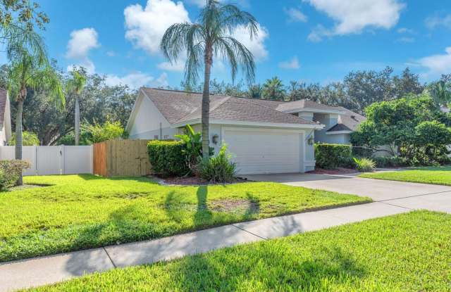4 Bedroom 2 Bathroom Pool Home Gallery 3