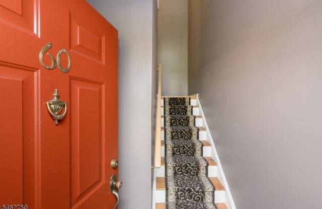 60 Waugh Ct Gallery 3