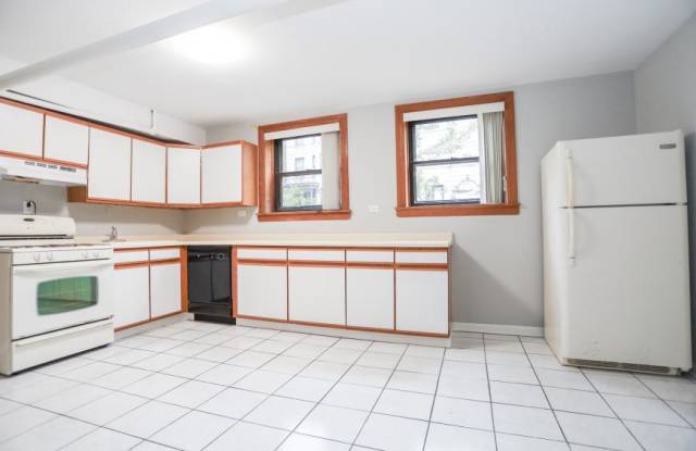 1318 West Foster photos photos