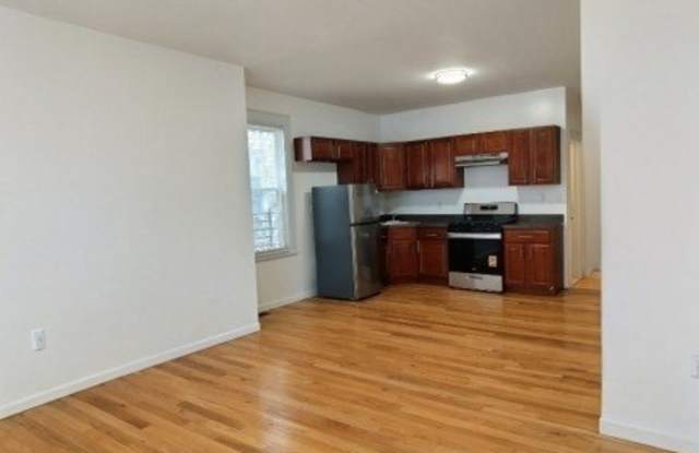 166 Goodwin Ave photos photos