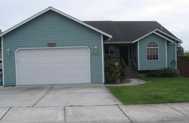 ***PENDING APPLICATIONS***Large 4 bedroom house that is Pet Friendly! - 344 Southwest Stroops Drive, Oak Harbor, WA 98277