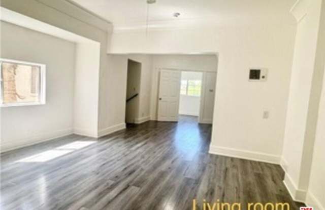 204 W 52nd Pl photos photos