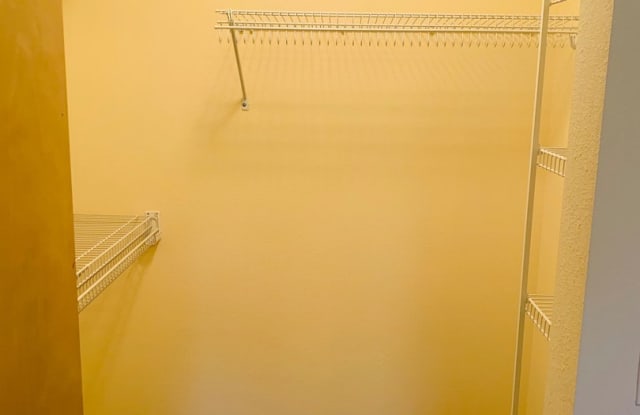 Varsity II Apartments Gallery 4