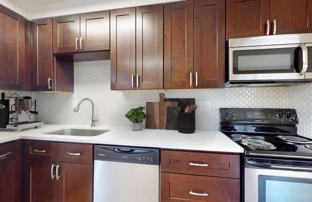 Steele Manor photos photos