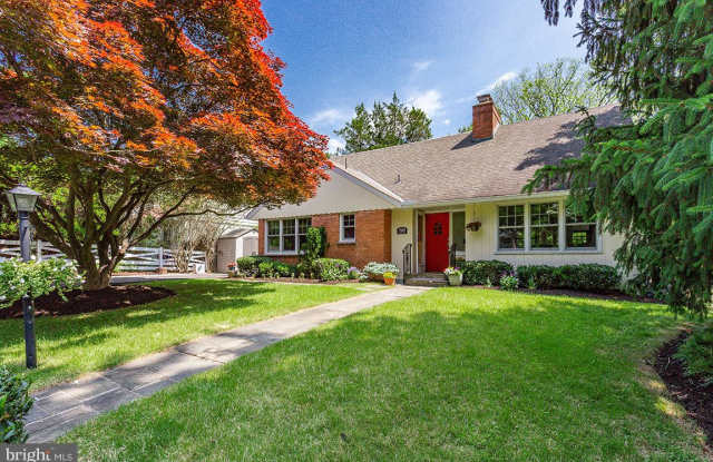 7805 MOORLAND LANE Gallery 2