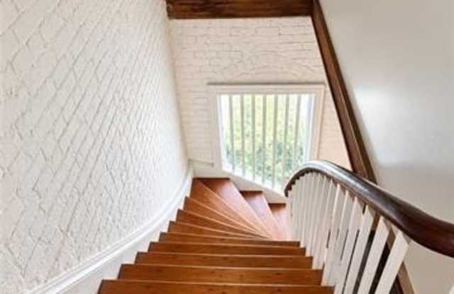 937 BARRACKS Street Gallery 4