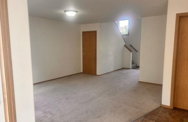 Charming Battle Ground Two-Story Home with Fenced Backyard! Gallery 4