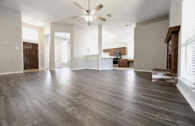 1529 Rustic Trail Gallery 3