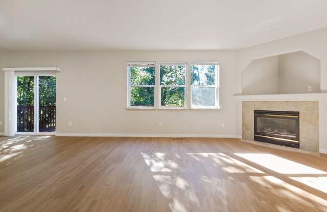 Bright 4 Bedroom Home in a Family‑Friendly Neighborhood Gallery 3