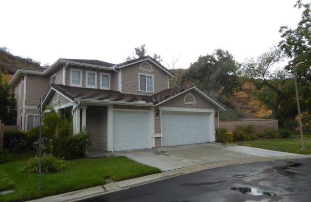 Spacious 3-Bedroom Home with Community Pool  Views in Canyon Country! photos photos