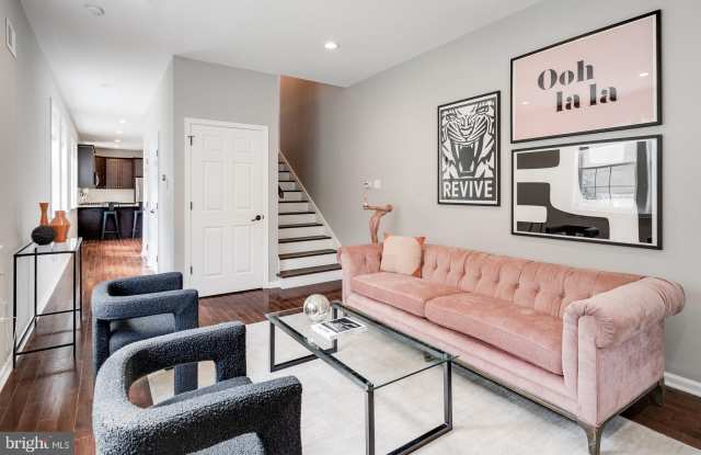 1212 E OXFORD STREET - 1212 East Oxford Street, Philadelphia, PA 19125