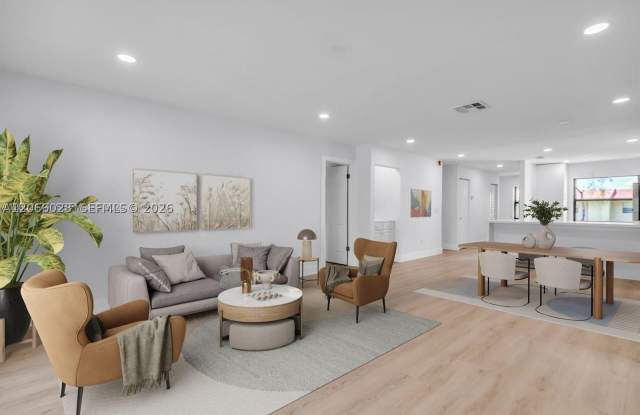 8535 Casa Del Lago Gallery 2