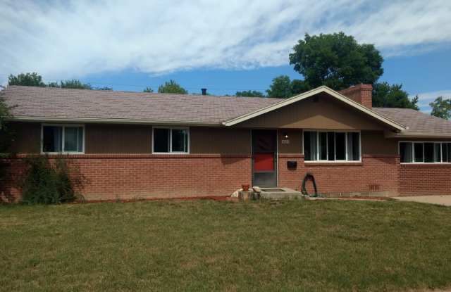 3 BED/1.5 BATH HOME IN CENTRAL LONGMONT - 1023 Tulip Street, Longmont, CO 80501
