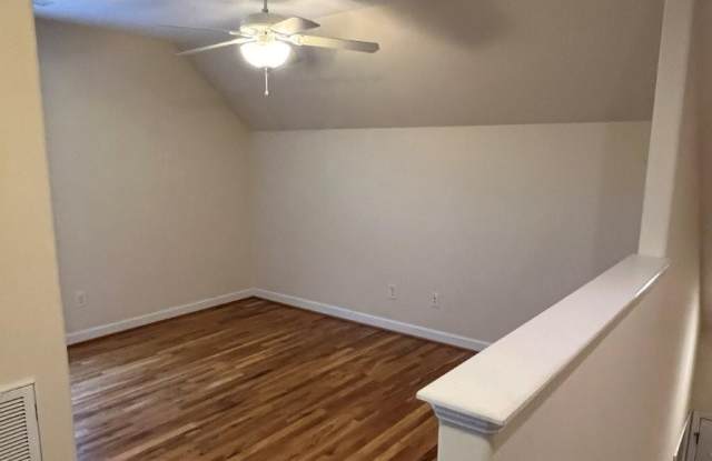 222 Saint James W Gallery 4