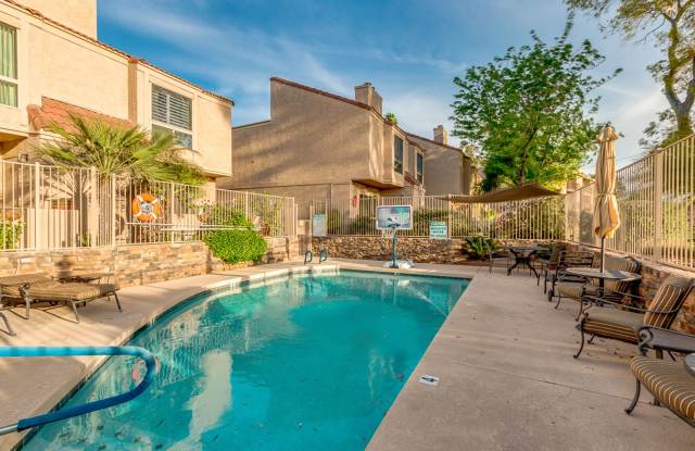 2 bed 2 bath condo in the Heart of Scottsdale Gallery 3
