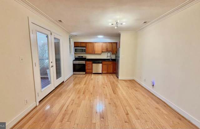 14 S ST NE Gallery 2