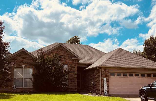 2217 Daniel Dr, Searcy, AR in  desirable Valley Elms Subdivision photos photos