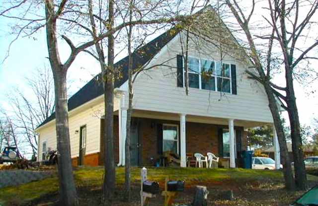 5br House off S. Milledge FOR RENT photos photos