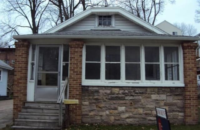 132 Fuller Ave. NE - 132 Fuller Avenue Northeast, Grand Rapids, MI 49503