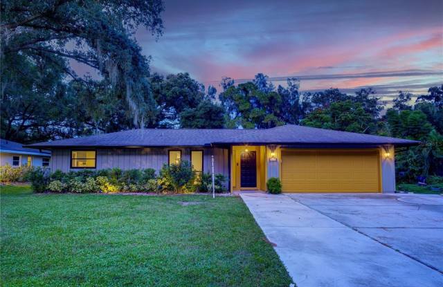 2239 WELLS AVENUE photos photos