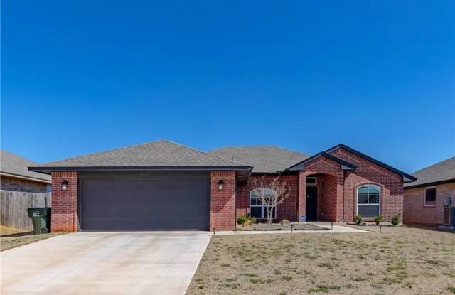 Updated Modern Home in Norman Wedged Between Highway 9 And East 12th St photos photos
