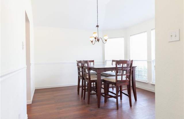 2617 Emerald Lane Gallery 2