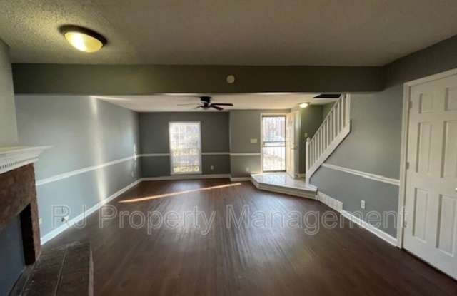 5560 Blossom Ln Gallery 3