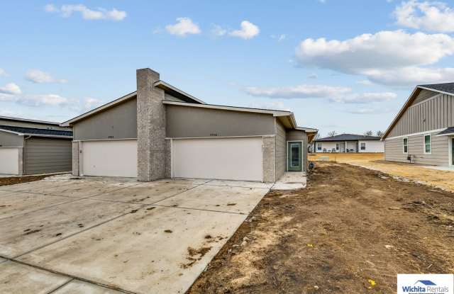 3 bed, 2 bath duplex - 9919 East Annabelle Circle, Wichita, KS 67207
