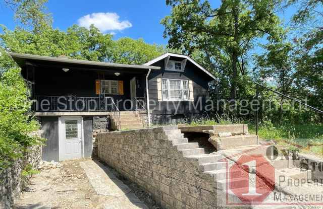 Beautiful 4 Bedroom 2 Bathroom Home in Kansas City! photos photos