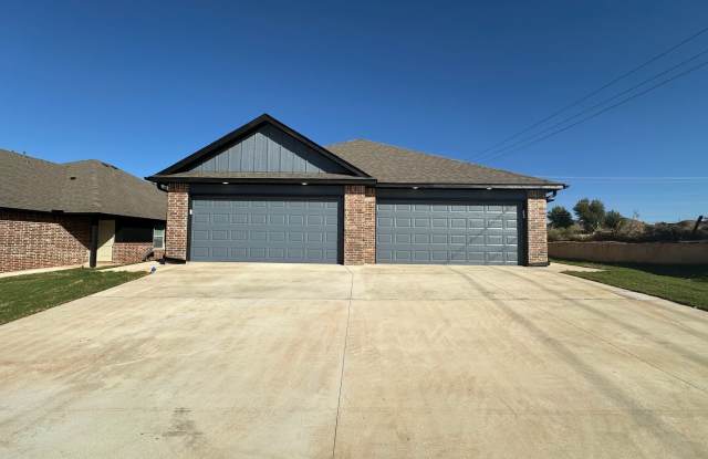 3 Bedroom 2 Bathroom Brand New Duplex in Piedmont Schools - 11500 Mackenzie Way, Oklahoma City, OK 73099
