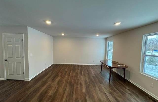 581 VILLAGE POINT Circle Gallery 3