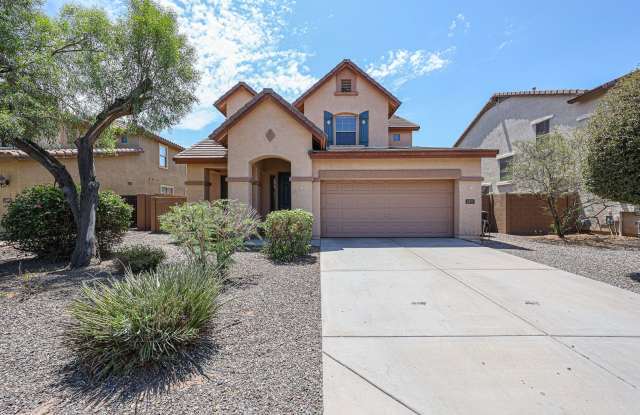 4 bed 3 bath 2500 sqft house in Vincenz, Gilbert - 2677 East Boston Street, Gilbert, AZ 85295