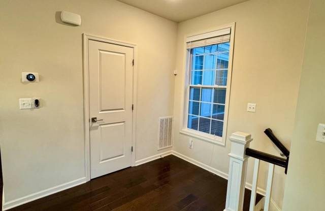 23290 MILLTOWN KNOLL SQUARE Gallery 2