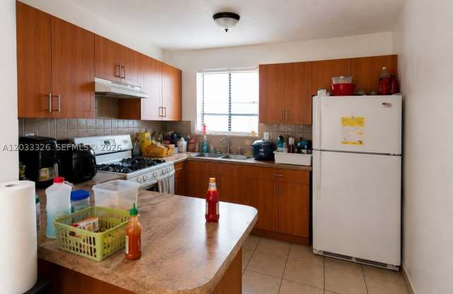 6215 W 22nd Ct Gallery 2
