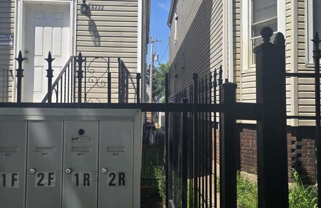 8222 South Shore Drive Gallery 2