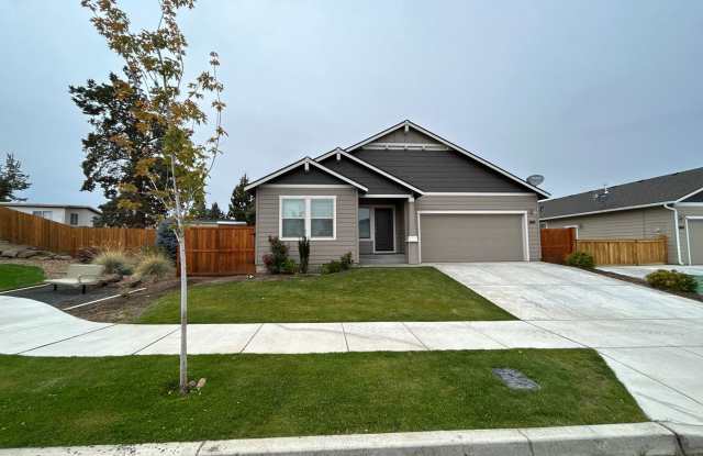 Beautiful 3 Bedroom / 2 Bathroom Home in SW Redmond photos photos