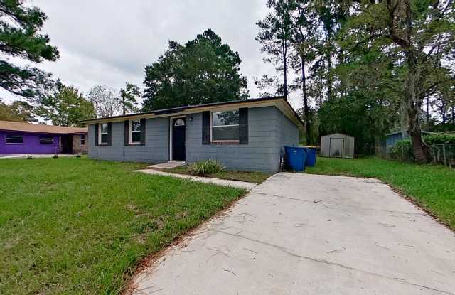 3 Bedroom Home in Northside! - 11717 Kingfisher Lane East, Jacksonville, FL 32218