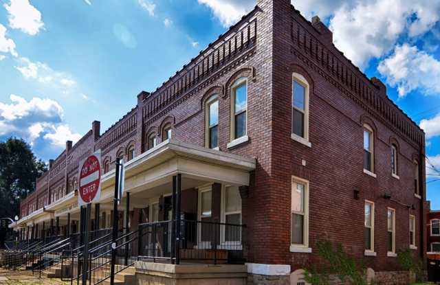 Available Fall 2023! Updated Apartments and Townhomes just off High Street Near OSU Campus! photos photos