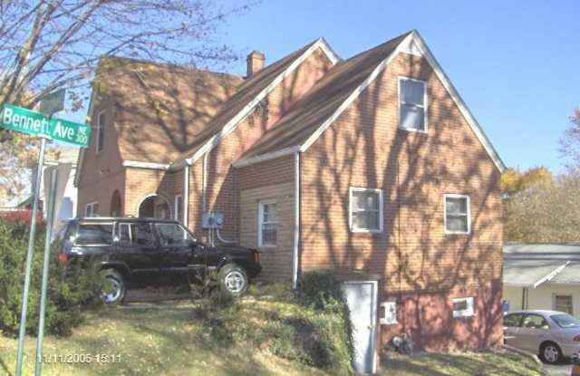 4 Bedroom 1.5 Bath House photos photos