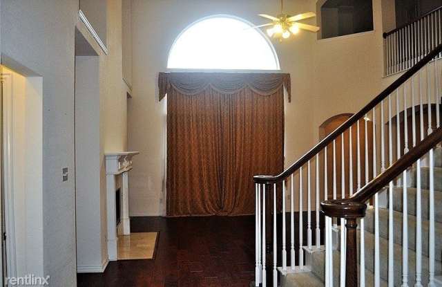 4540 Risinghill Drive Gallery 2