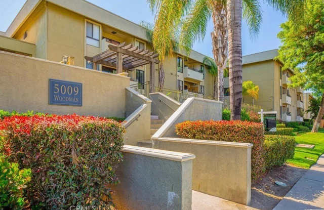 5009 Woodman Avenue photos photos