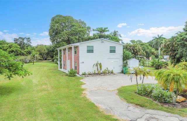 1201 Old Hiatus Rd Gallery 3