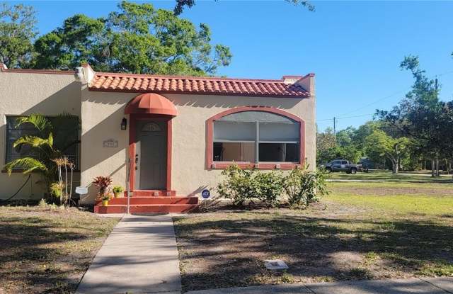 132 ARLINGTON AVENUE W photos photos