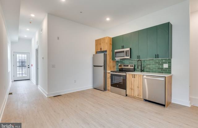 2500 N LAWRENCE STREET photos photos