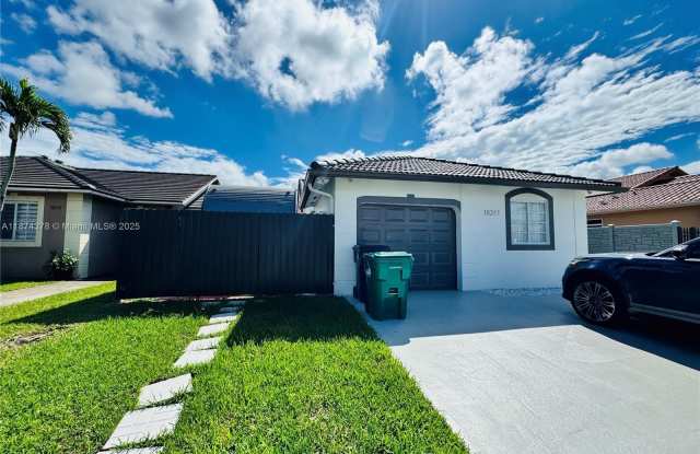 18211 SW 143rd Ct photos photos