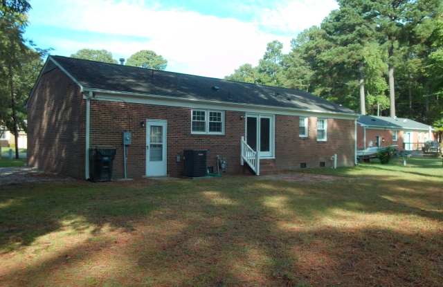 103 Sue Court, Yorktown, (Seaford) Va. Three bedrooms home with 2 full baths. Gallery 2