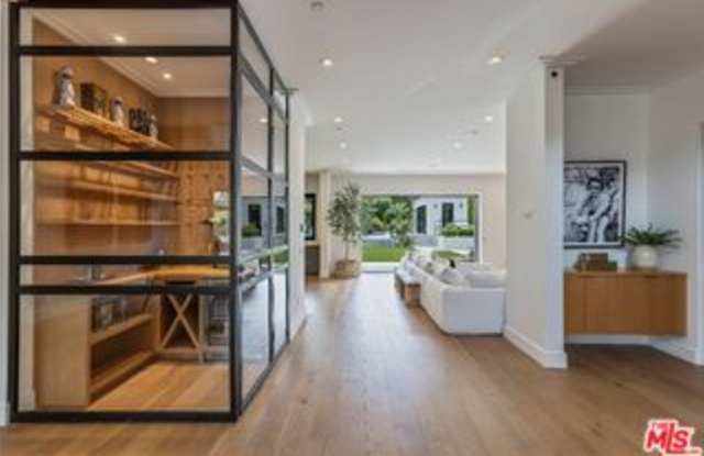 18938 Wells Drive Gallery 3