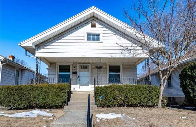 1739 Gondert Avenue photos photos