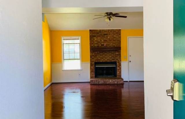2314 Maplecrest Dr Gallery 3