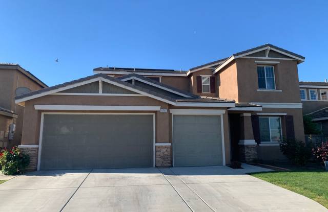 Spacious 4 Bed | 3 Bath Home in Southwest Bakersfield – Solar Powered, 3-Car Garage  Utilities included! photos photos